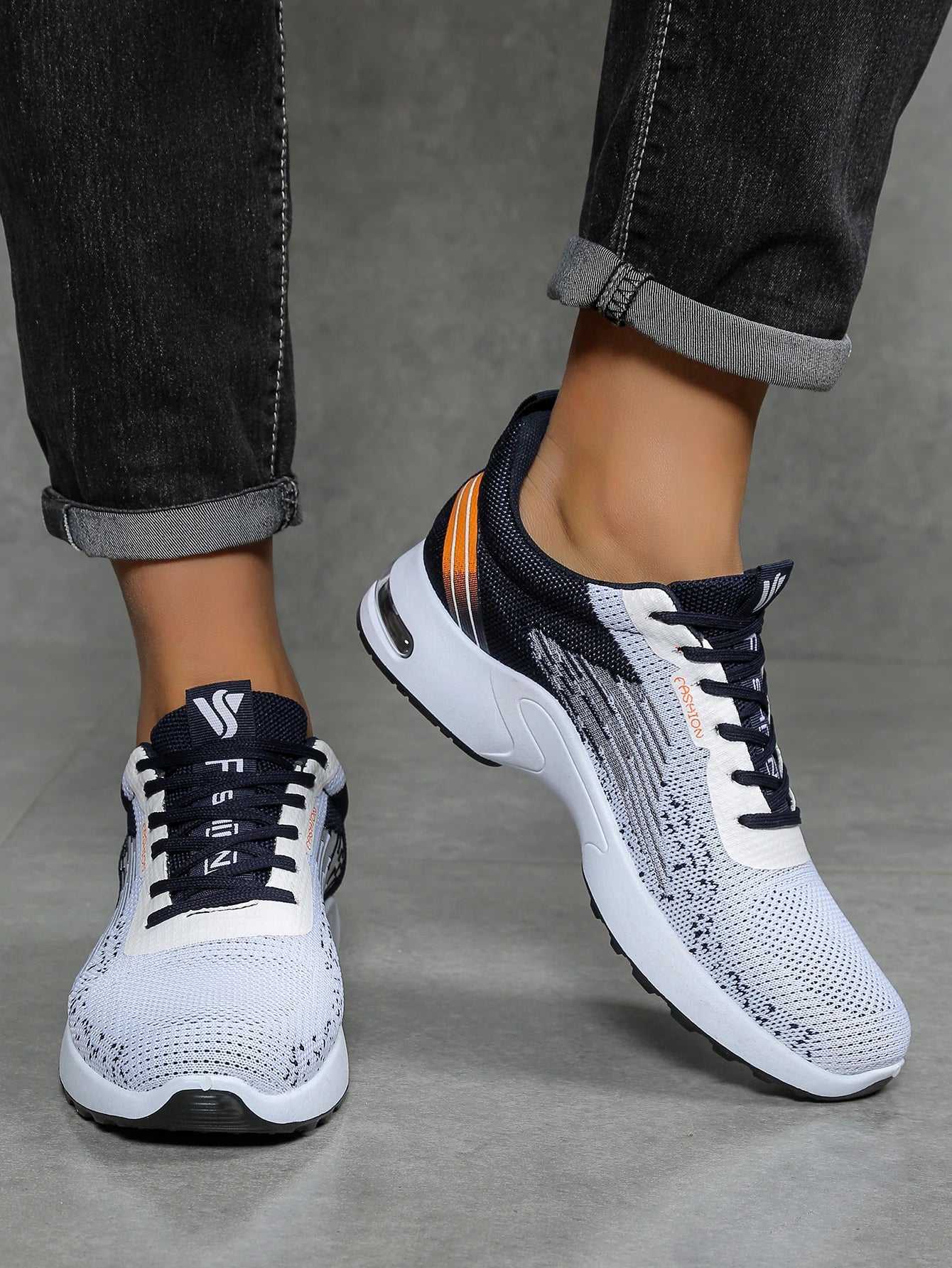 Aeron Pace Sneakers